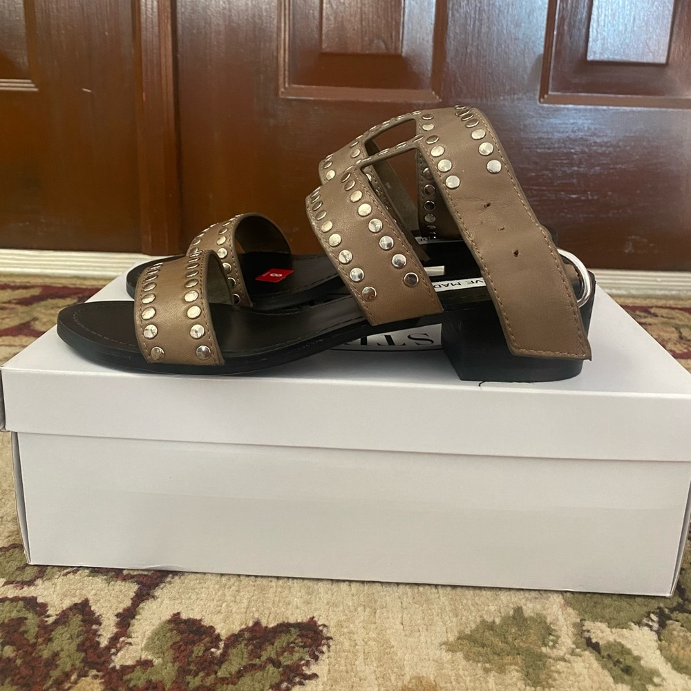 Steve Madden Low Heel - Picture 2 of 7